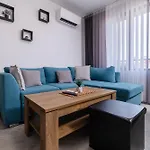 דירה 1-bedroom With Free Private Parking *