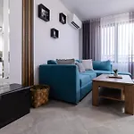 דירה 1-bedroom With Free Private Parking *