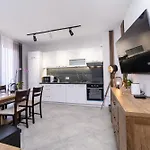 דירה 1-bedroom With Free Private Parking *