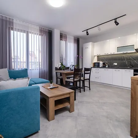 Апартаменти 1-bedroom With Free Private Parking
