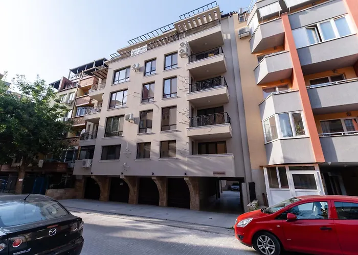 1-bedroom With Free Private Parking *