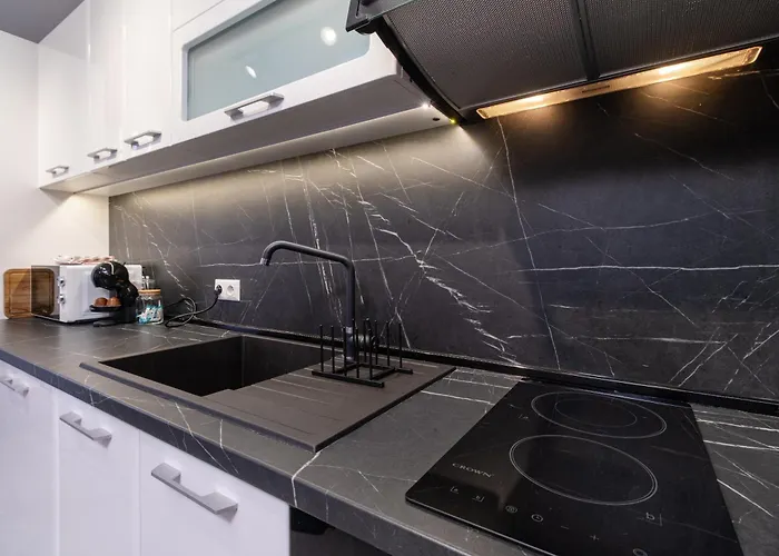 1-bedroom With Free Private Parking Daire *